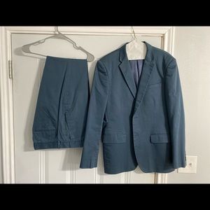 Two piece Perry Ellis very slim fit suit